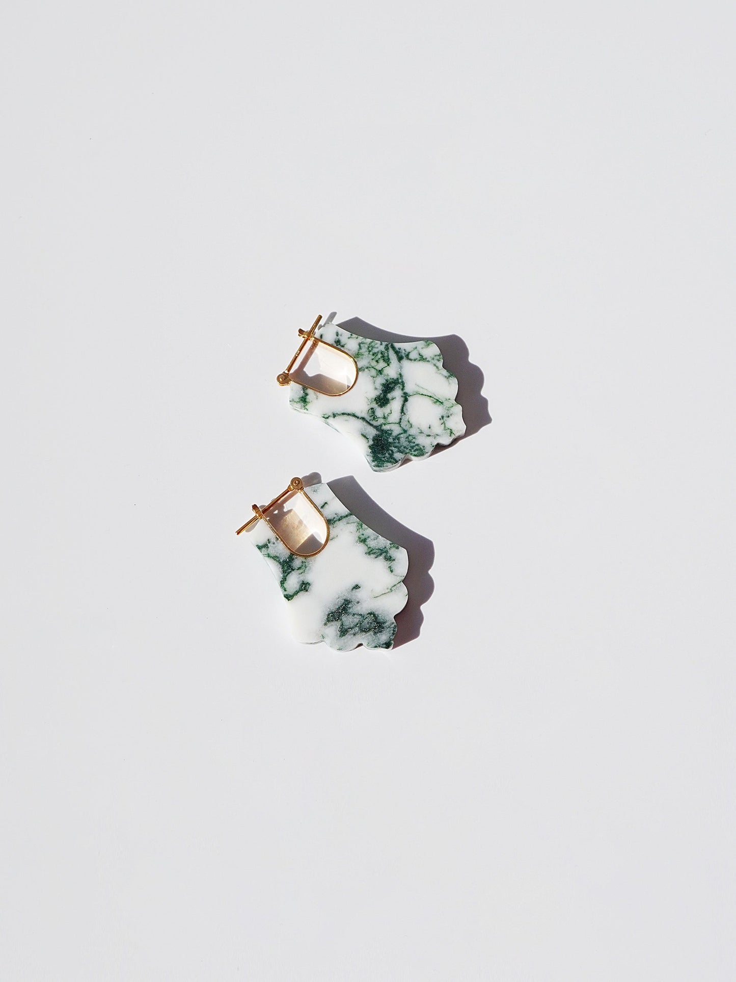 CREST_Pierced Earrings_Acanthus_White Moss Agate